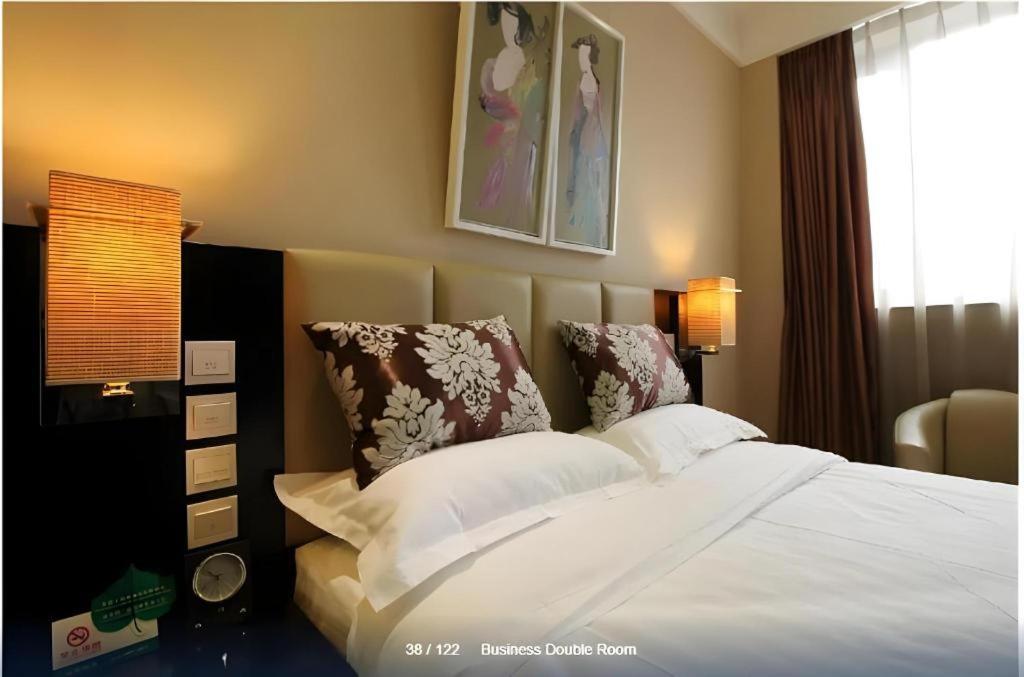 Hotel Ac Embassy 4*