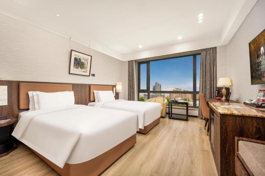Ac Embassy Hotel 4*